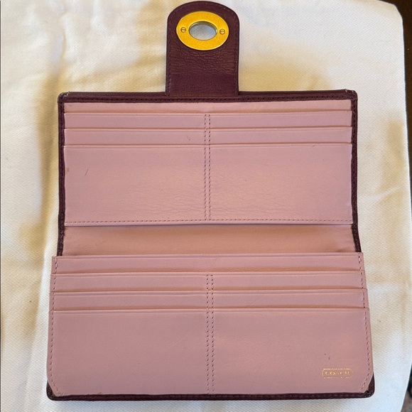 Coach vintage Hampton turnlock wallet in plum & pink  leather, brass hardware - Picture 4 of 15